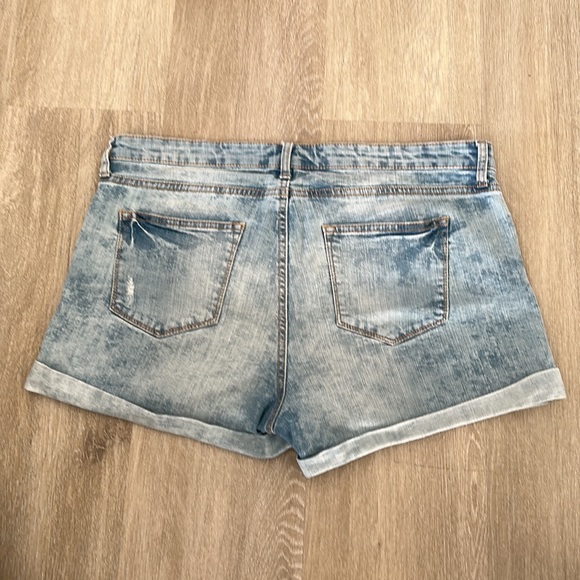 SMART SET denim shorts - Picture 2 of 3